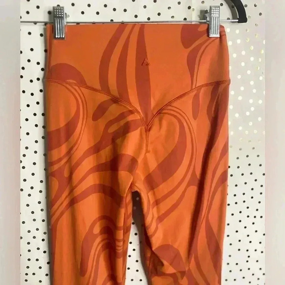 Balance Orange Leggings - Picture 5 of 8